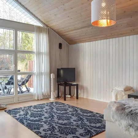Semesterbostad Two-bedroom Holiday In Hornbak Hornbæk