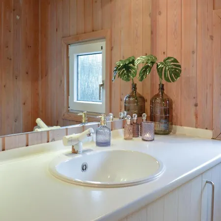 Two-bedroom Holiday In Hornbak Hornbæk